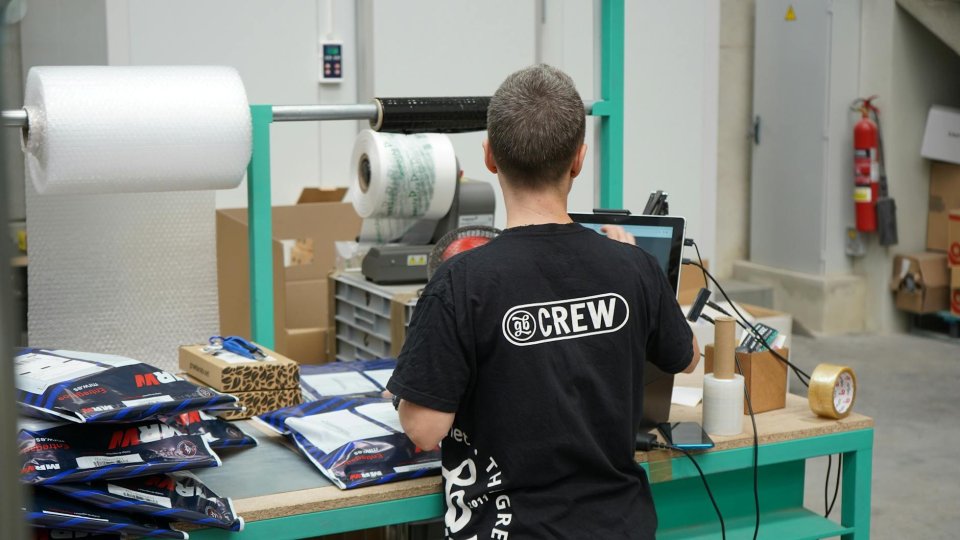 Agentic Commerce im B2B-E-Commerce: Wo KI-Autonomie auf operative Realität trifft