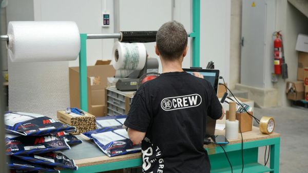 Le commerce agentique dans l'e-commerce B2B : quand l'autonomie de l'IA rencontre la réalité opérationnelle