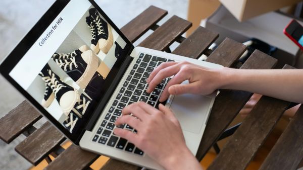 Pourquoi les acheteurs B2B attendent des expériences de commande à la Amazon